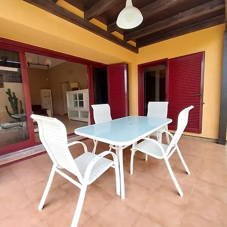 Ara Villa *