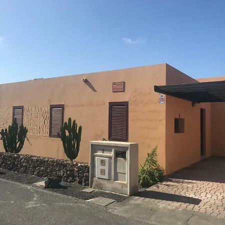 Ara Villa *